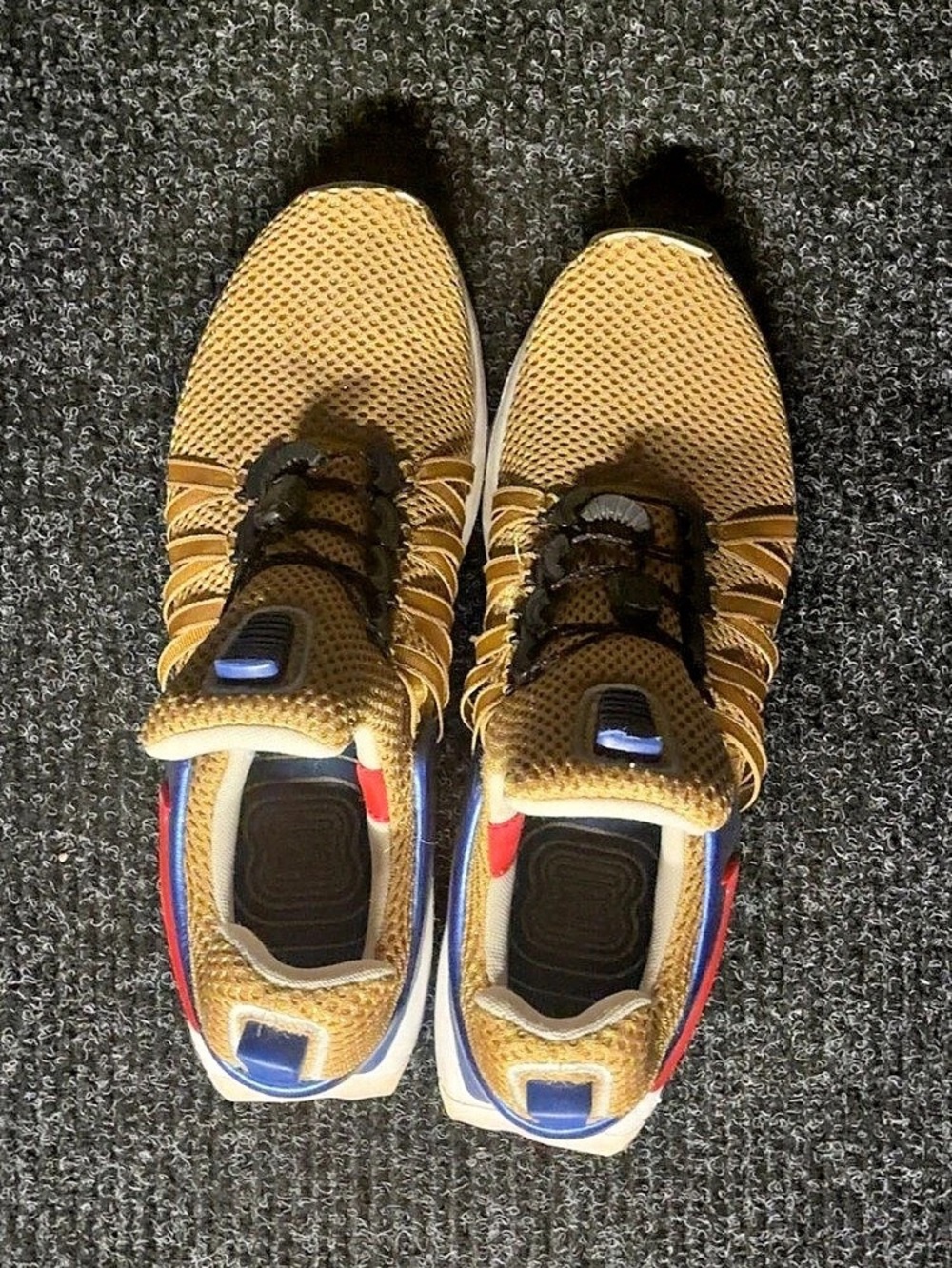Nike Shox Gravity Olympic Metallic Gold Athletic Shoes